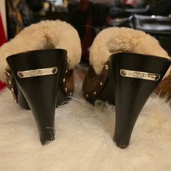 MICHAEL KORS FUR TRIMMED MULES - Picture 5 of 8